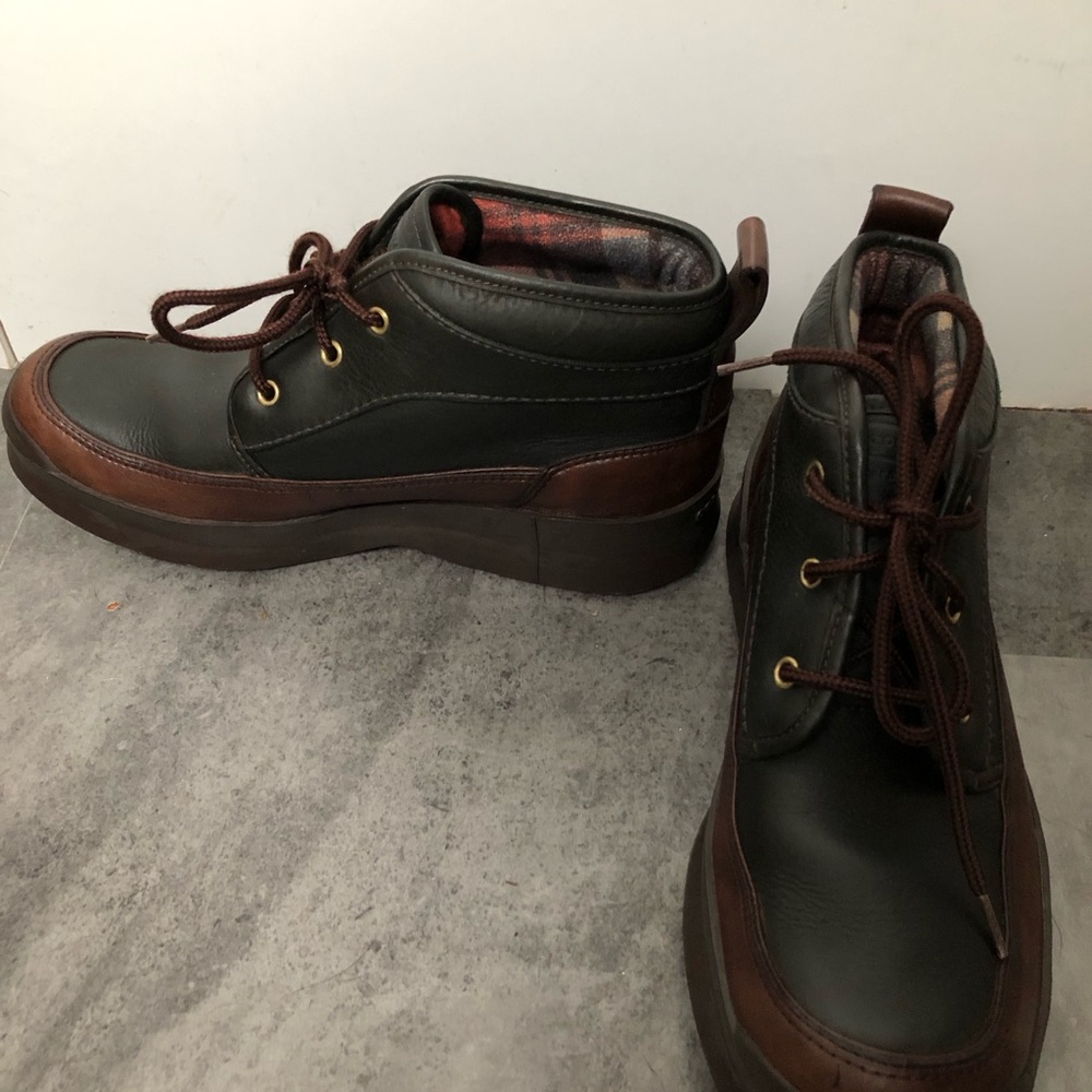 Women’s Cole Haan lined leather chukka style Sporting shoes sz 10 fits like 9.5